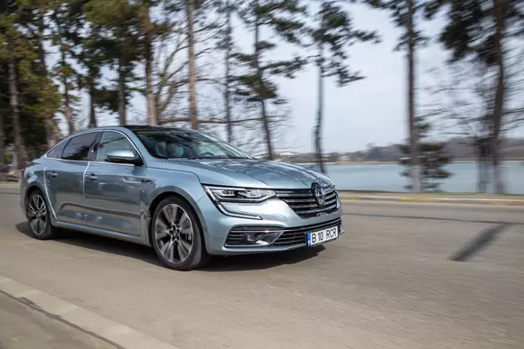 Renault Talisman: Giuvaier cu romb în frunte
