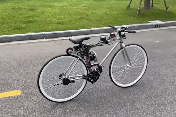 VIDEO: Bicicleta care își ține echilibrul singură