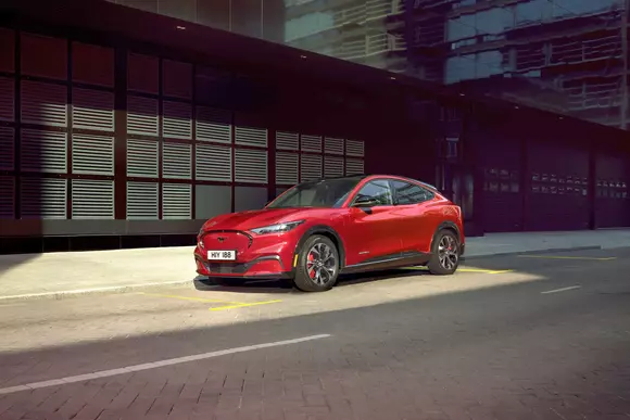 Noul Mustang Mach-E este disponibil pentru precomandă în România
