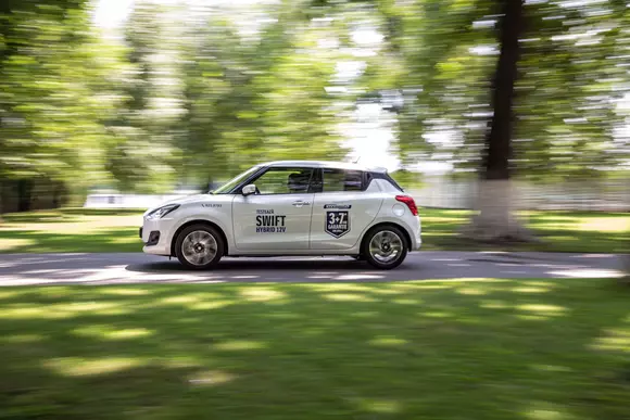 #DrivenLady: Suzuki Swift Hybrid - Gata de vacanță