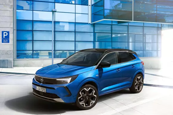 Amplu restilizat, Opel Grandland (SUV-ul de vârf al mărcii), poate fi acum comandat în România