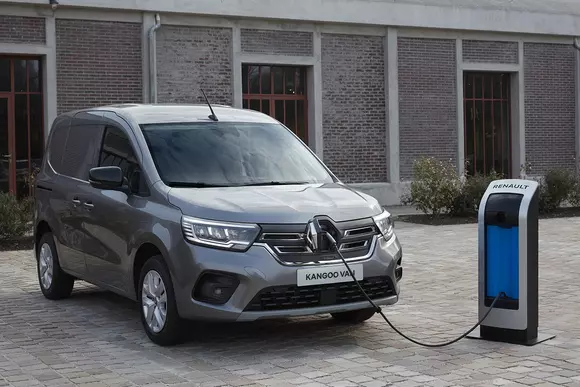 Marfa nu va întârzia, iar aerul orașului va rămâne nealterat. Noul Renault Kangoo Van E-Tech Electric este în stare de așa ceva!