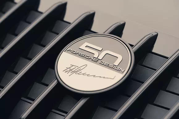 De 50 de ani încoace marca Porsche Design ne face viețile mai frumoase. Aniversare cu ediție limitată de variantă 911 Targa.