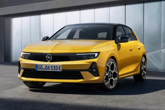 Noua generație Opel Astra este accesibilă începând de la 19.500 de euro. A fost dat startul comenzilor.