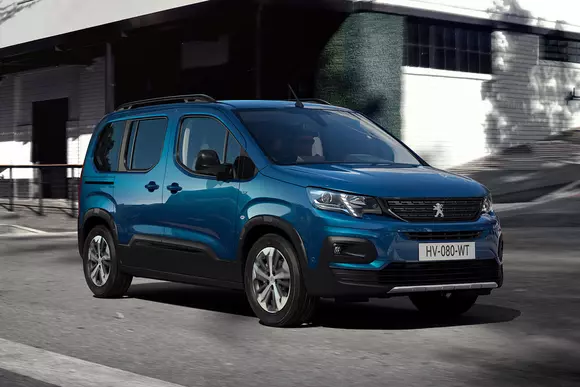 Ofensivă franceză „eco”: Peugeot își axează oferta de MPV-uri pe variantele electrice ale seriilor Rifter și Traveller.