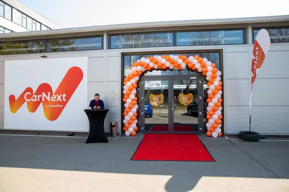15 ani de existență: LeasePlan deschide un nou showroom dedicat mașinilor SH
