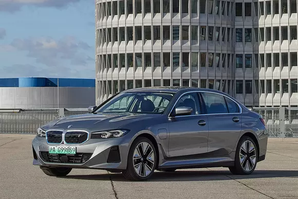 BMW i3 a murit! Trăiască BMW i3! Stați liniștiți, nu a murit nimeni, dar la BMW s-a materializat o decizie interesantă.