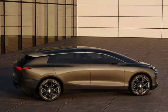 Audi Urbansphere Concept impresionează din toate punctele de vedere, inclusiv din cel al unui gabarit deloc urban.