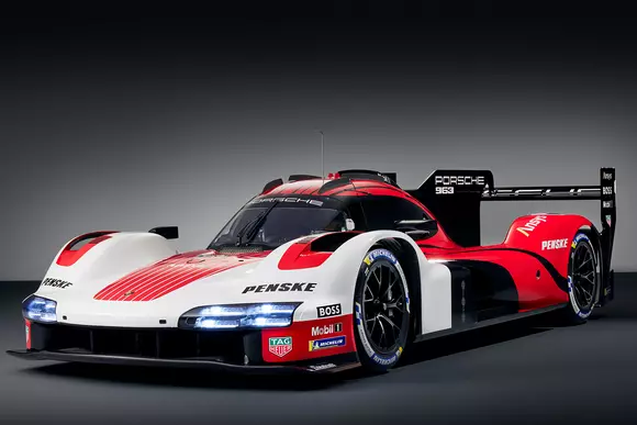Goodwood a găzduit premiera mașinilor Porsche 963. De ele se leagă mari așteptări ale echipei Porsche Penske Motorsport.