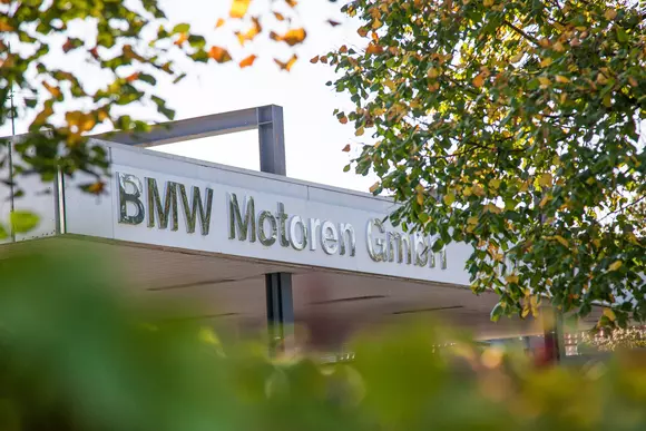 Natura înconjurătoare va fi protejată activ de uzina BMW din Steyr, unde va fi produsă o nouă generație de propulsii electrice.