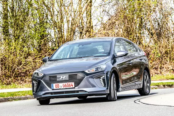 RAȚIUNEA CA ARGUMENT ESENȚIAL: Hyundai Ioniq 1.6 Hybrid după 35.058 km