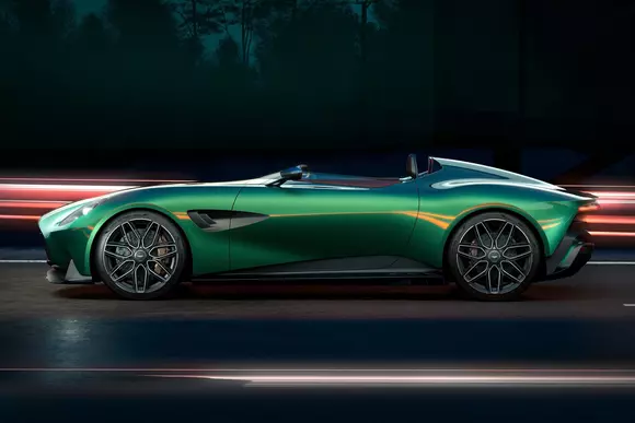Debut pe teritoriul american pentru Aston Martin DBR22 Concept, purtător al unei inspirații britanice clasice.