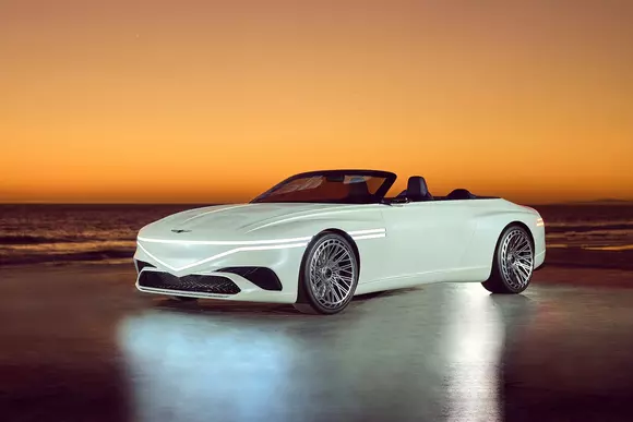 Ce altceva, în afară de Genesis X Convertible Concept, putea să rimeze mai bine cu California? Chiar dorim un alt răspuns?