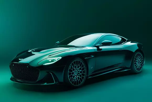 Ediția limitată Aston Martin DBS770 Ultimate – demonstrație de virtuozitate și exclusivism din partea mărcii britanice.