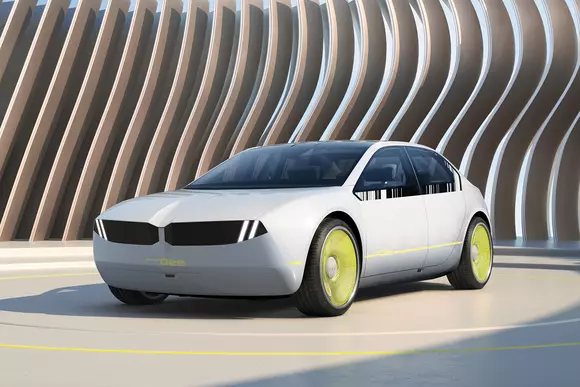 Neue Klasse a fost odată, acum BMW i Vision Dee este „neue klasse”, cu tot ceea ce presupune o viziune de viitor cuprinzătoare.