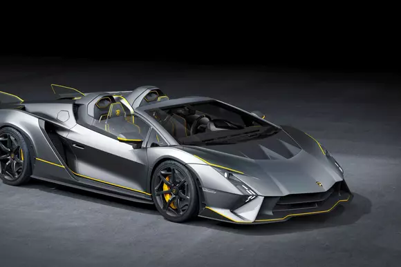 Lamborghini își ia rămas bun de la era V12 cu două modele unice: Invencible și Autentica