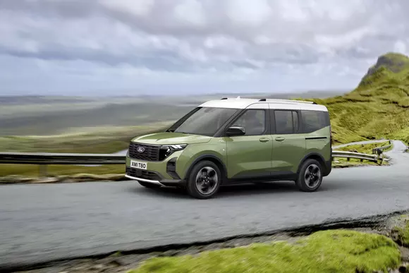 Faceți cunoștință cu noul Ford E-Tourneo Custom, model 100% electric ce va fi produs la Craiova