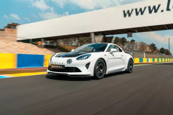 Omagiu adus de francezi prestigioasei curse de anduranță: Alpine A110 R Le Mans Limited Edition, în doar 100 de exemplare!