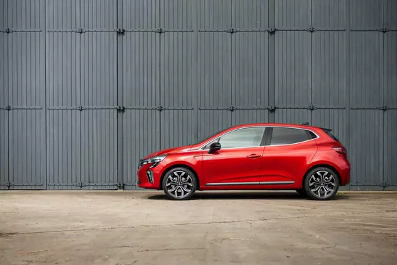 Noul Mitsubishi Colt: Te cunosc de undeva!