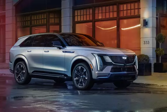 Americanii continuă escaladarea electromobilității. Cadillac Escalade IQ ridică miza în segmentul SUV-urilor de lux.