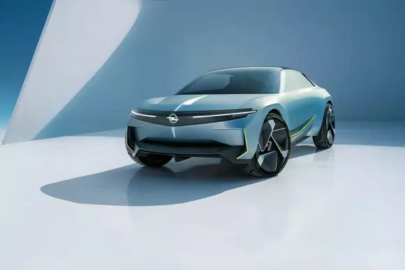 Designul viitoarelor generații Opel va înregistra un nou salt, ilustrat acum de Opel Experimental Concept.