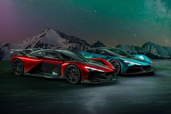 Vikingii revin în America: noile hypercar-uri daneze Zenvo Aurora au debarcat în California, la Monterey Car Week..