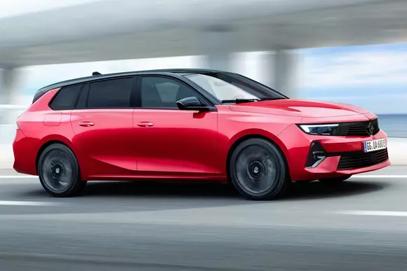 Pentru ca sarcinile considerabile să nu producă neliniște, se recomandă: Opel Astra Sports Tourer Electric, lansat la IAA Mobility.