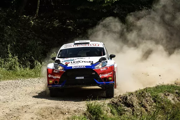 Un sezon bun pentru echipajul Teslovan, hidratat de Borsec