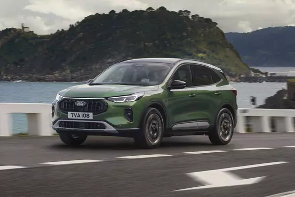 Început de an optimist cu Ford Kuga: design nou, electrificare performantă a propulsiei, plus interior stilat și primitor.