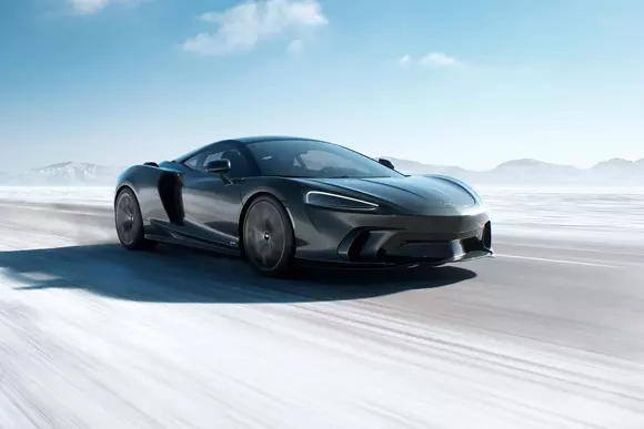 Nu necesită artificii de marketing: McLaren GTS 2024 aduce plus-valoare cuantificabilă pe fondul unui caracter dedicat sportivității rutiere.