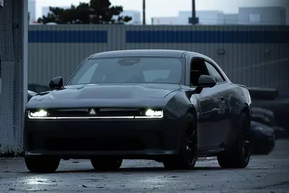 Stilul conceptului va fi păstrat: asta demonstrează primele imagini cu un Dodge Charger 2025, exemplar de preserie.
