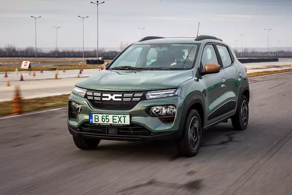 Reduceri dramatice de prețuri la Dacia Spring: scădere de până la 7205 euro la ofertele speciale anunțate azi!