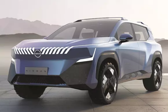 Dotat cu o propulsie hibridă apropiată de tipicul EV, Nissan Era Concept insistă pe funcționalitate și polivalență în stil futurist.