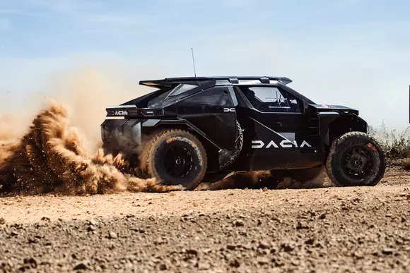 Testări în forță pentru participarea la rally-raidul Dakar: după câteva sesiuni europene, Dacia Sandriders intră în probele africane.