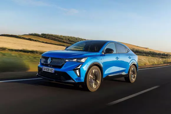 Calibrare de preț tentantă pentru Renault Rafale E-Tech Full Hybrid, noul SUV-coupe al francezilor din clasa medie.