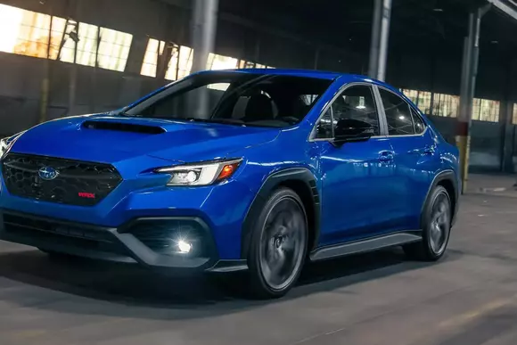 În caz că mai sunt doritori de sportivitate patentată, reală și înmatriculabilă, noul Subaru WRX tS le iese acum în întâmpinare.