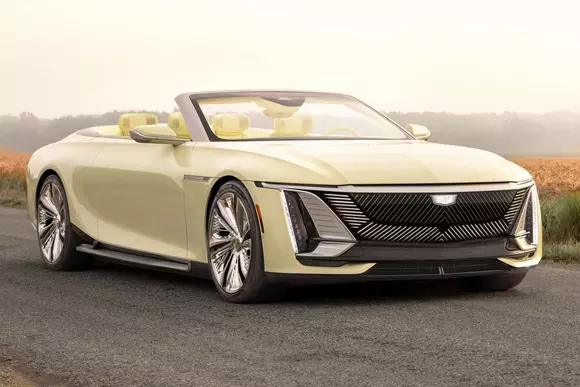 Un convertible-cruiser american ca în vremurile bune: Cadillac Sollei. De data aceasta, fără V8 sub capota din față.