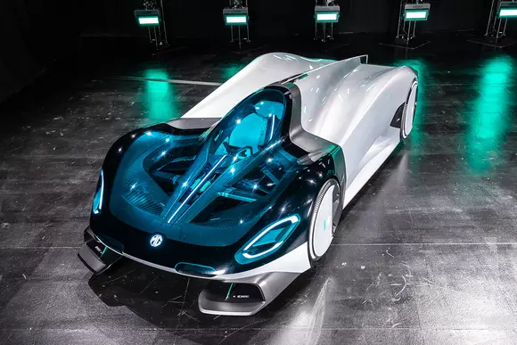 Aniversare centenară și privire spre viitor: conceptul MG EXE181 a dat consistență prezenței MG la Goodwood.