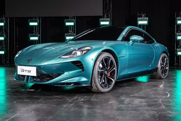 Pentru când soarele e prea tare ca să umbli în roadster: MG Cyber GTS completează tema deja cunoscutului MG Cyberster.