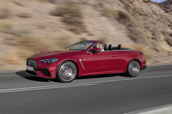 Pentru cine se plângea că SL are două locuri: Mercedes-Benz CLE53 AMG împacă performanța hightech cu patru locuri.