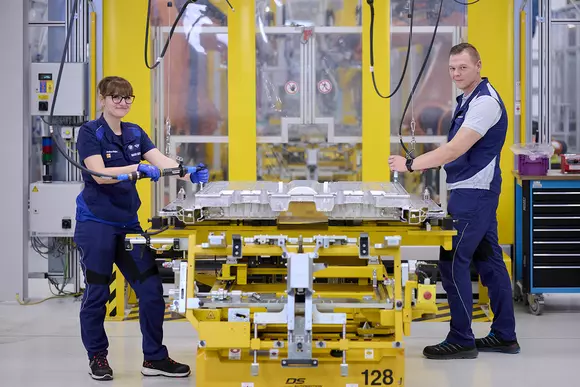 Uzina BMW de la Dingolfing, în avangarda tehnicii: 10 ani de activitate dedicată mobilității cu emizii zero.