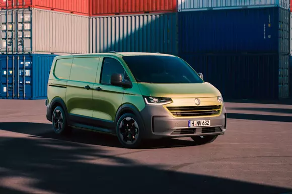 Noua generație VW Transporter și Caravelle demonstrează convingător că nu-i neapărat să ai o viață grea la serviciu.