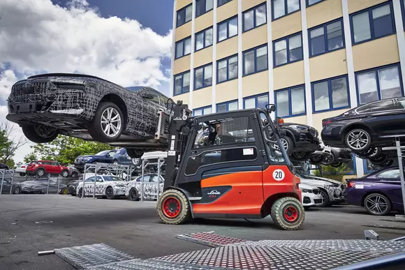 Când te apuci de treabă înainte altora, treci în avangardă. Exemplu: Centrul de Reciclare şi Dezmembrare (RDC) al BMW Group.