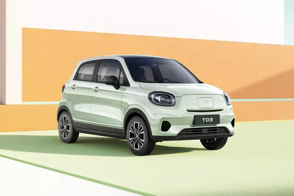 Debut pentru Leapmotor în România prin două serii EV, orientate spre traficul urban și profilul SUV de la nivelul clasei medii.