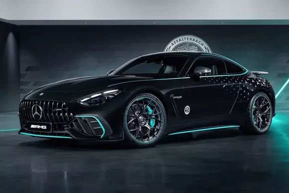 Arată a science-fiction dar, de fapt, e „pure science” pe tema motorsport: Mercedes-Benz AMG GT63 PRO Motorsport Collectors Edition