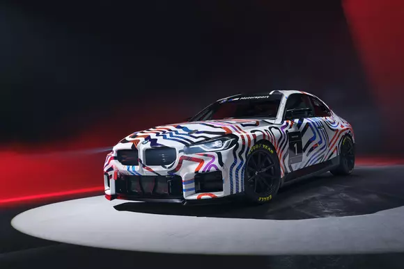 Bavarezii pun la un loc arta și motorsportul. Este suficientă o privire la noul BMW M2 Racing și faptul devine dintr-o dată clar.