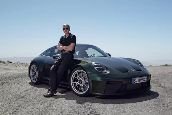 Debut oficial pentru noua generație Porsche 911 GT3, cu piloții Walter Walter Röhrl și Jörg Bergmeister în direct!