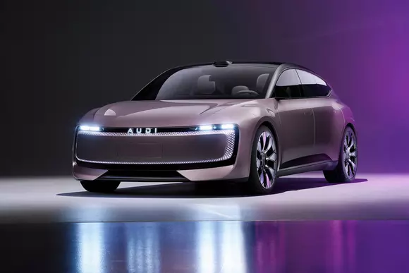 Dacă marca nu ar fi fost scrisă pe caroserie, ați fi crezut că Audi E Concept e un prototip al producătorului din Ingolstadt?