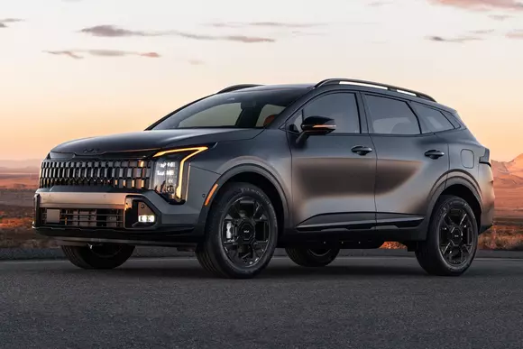 Schimbare de generație iminentă în seria Kia Sportage: amprenta „alien” a designului rămâne în vigoare.