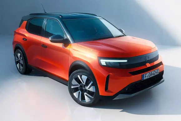 Așteptarea s-a încheiat: doritorii de SUV-uri electrificate versatile pot comanda acum noul Opel Frontera în România.